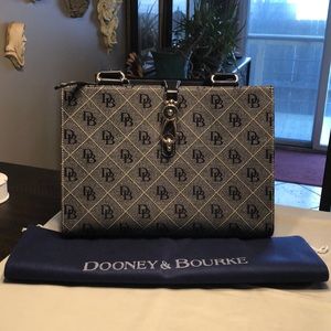 Dooney & Bourke purse